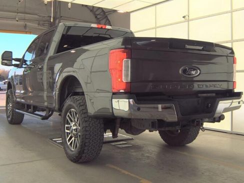 Used 2017 Ford F250 Lariat w/ Lariat Value Package image 4