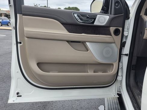 Used 2023 Lincoln Navigator Reserve RWD image 14