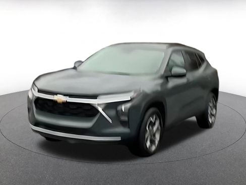 Used 2025 Chevrolet Trax LT image 7