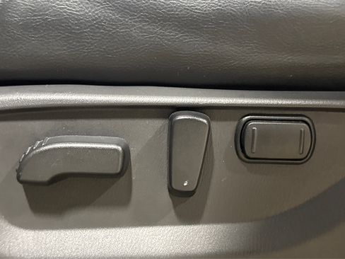 Used 2022 Nissan Armada SL w/ Captain's Chairs Package AWD/4WD image 19