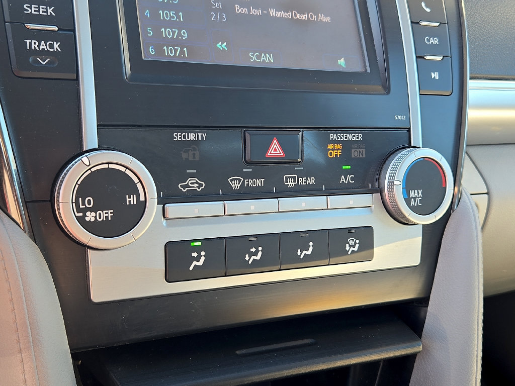 Used 2012 Toyota Camry LE FWD image 19