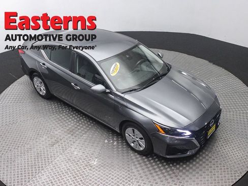 Used 2023 Nissan Altima 2.5 S FWD image 3