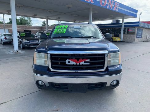 Used 2008 GMC Sierra 1500 SLE w/ Sierra NFL Edition RWD image 2