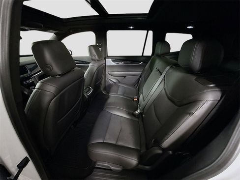 Used 2024 Cadillac XT6 Premium Luxury image 19
