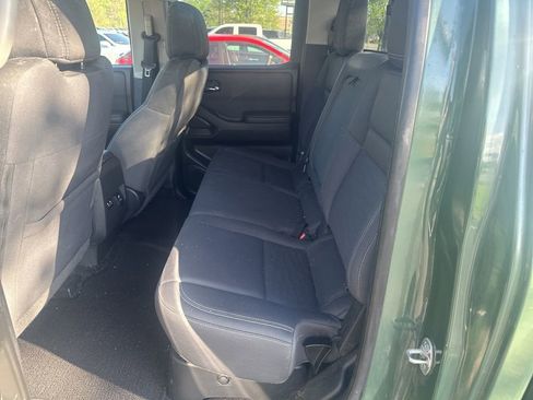 Used 2022 Nissan Frontier SV AWD/4WD image 9