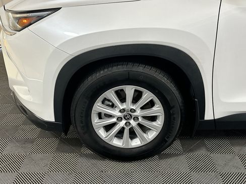 Certified 2025 Toyota Grand Highlander FWD image 11