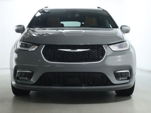 Used 2022 Chrysler Pacifica Pinnacle image 5