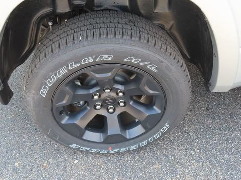 New 2026 RAM 1500 4x4 Crew Cab image 14