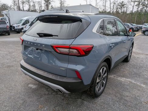 Certified 2025 Ford Escape Platinum image 4