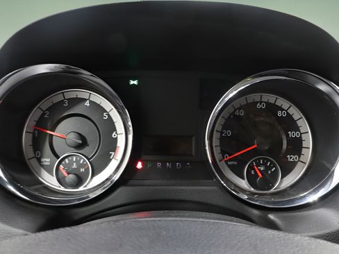 Used 2018 Dodge Grand Caravan SE FWD image 20
