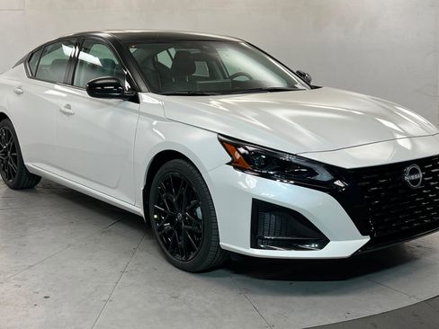 New 2026 Nissan Altima 2.5 SR image 7