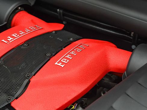 Used 2021 Ferrari F8 Tributo image 31