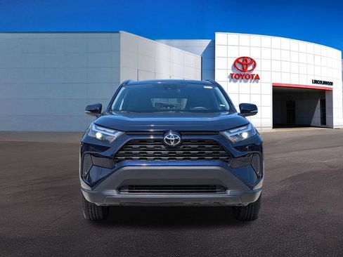 Used 2025 Toyota RAV4 XLE AWD/4WD image 4
