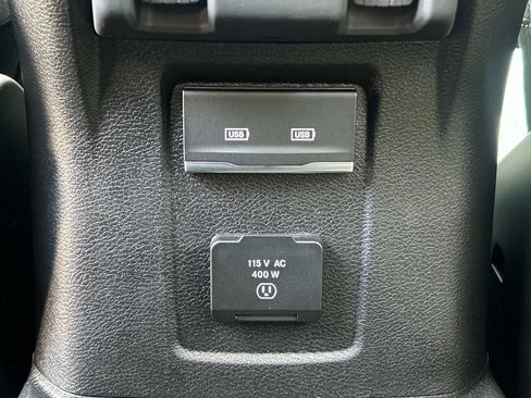 Certified 2025 Jeep Gladiator Sport AWD/4WD image 17