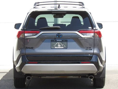 Used 2024 Toyota RAV4 XSE w/ Weather Package AWD/4WD image 7