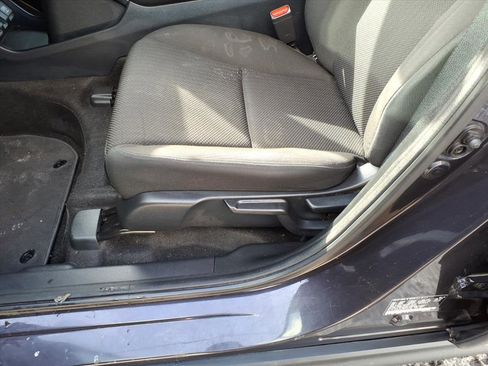 Certified 2017 Honda HR-V LX image 9