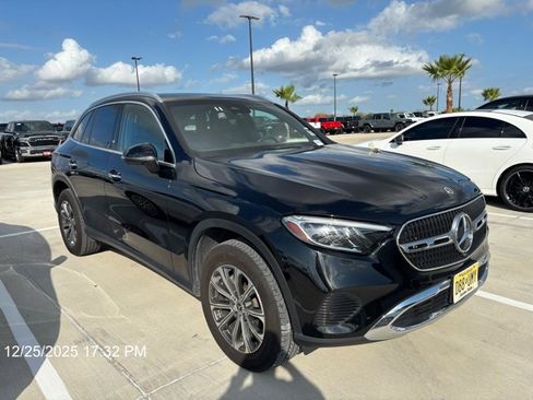 Used 2024 Mercedes-Benz GLC 300 4MATIC image 1