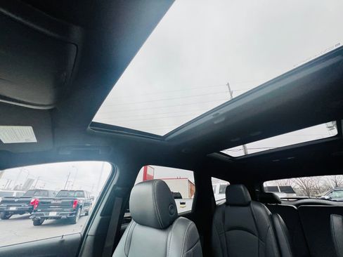 Used 2022 Buick Enclave Premium w/ Experience Buick Package image 29