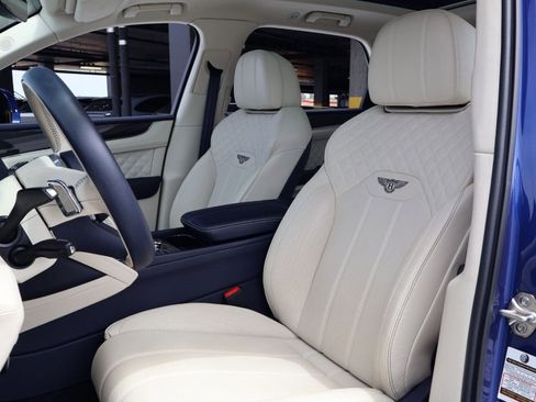 Used 2021 Bentley Bentayga Speed AWD/4WD image 2