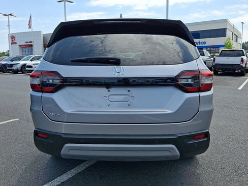 Certified 2025 Honda Pilot EX-L image 6
