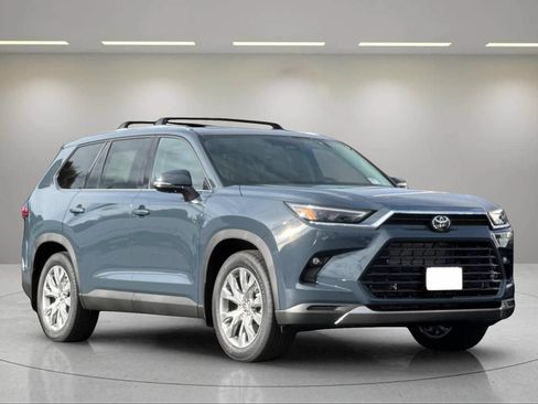 New 2026 Toyota Grand Highlander AWD Hybrid image 1