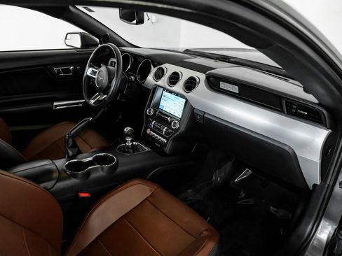 Used 2016 Ford Mustang Premium RWD image 11