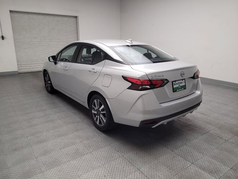 Used 2025 Nissan Versa SV FWD image 5