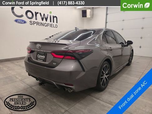 Used 2022 Toyota Camry SE FWD image 5