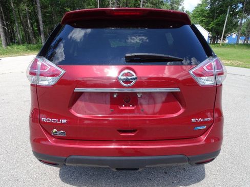 Used 2015 Nissan Rogue AWD w/ SV Moonroof Package image 9