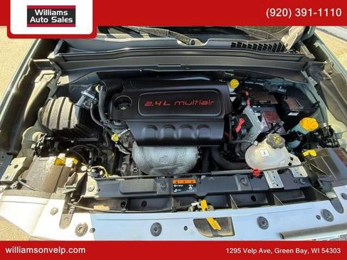Used 2017 Jeep Renegade Limited FWD image 24