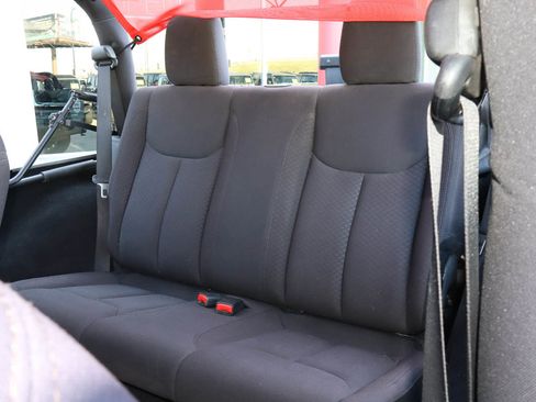 Used 2015 Jeep Wrangler Sport image 9