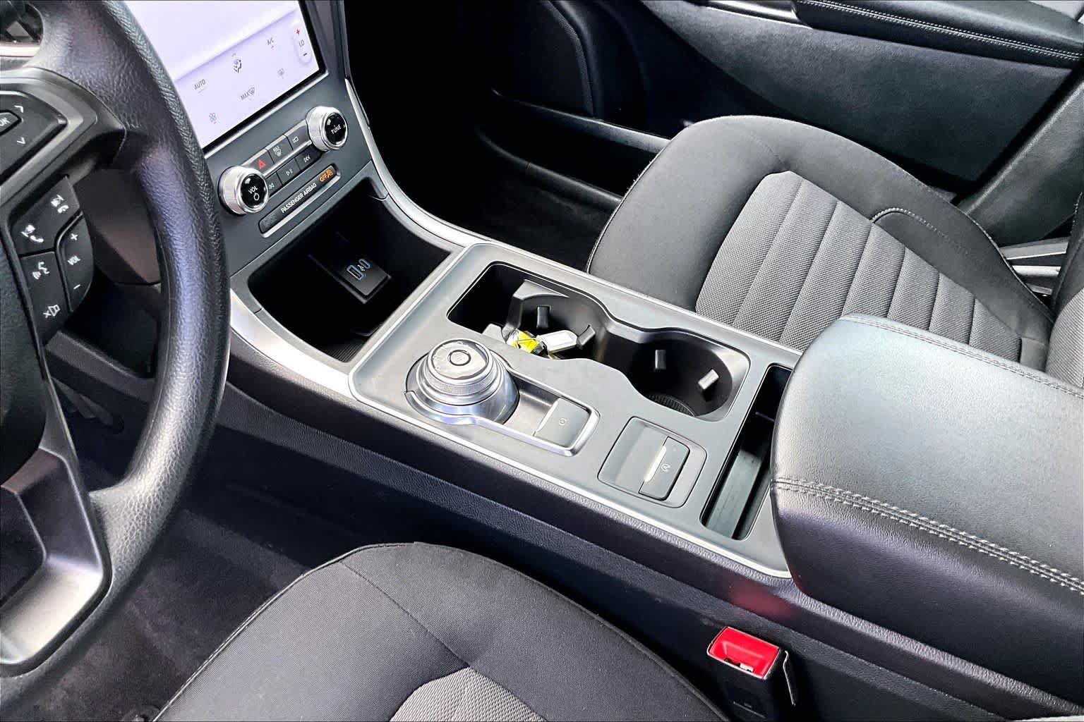 Used 2023 Ford Edge SE w/ Black Appearance Package AWD/4WD image 17