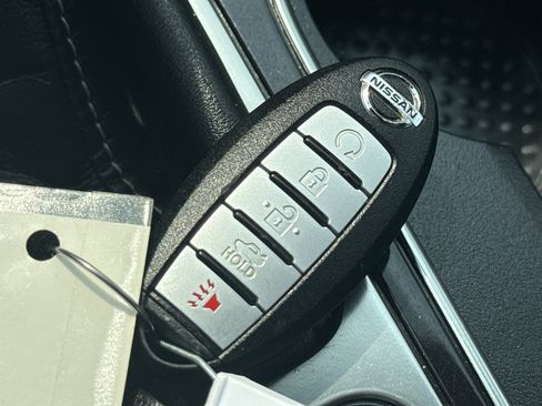 Used 2017 Nissan Maxima Platinum FWD image 36
