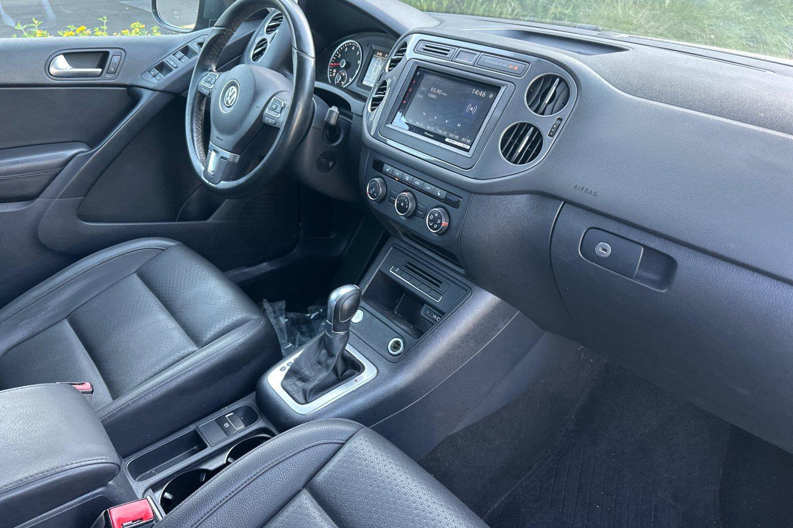 Used 2017 Volkswagen Tiguan S FWD image 15