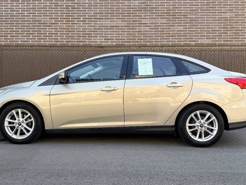Used 2016 Ford Focus SE FWD image 5