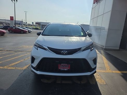 Used 2021 Toyota Sienna XSE FWD image 10