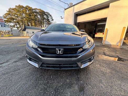 Used 2018 Honda Civic EX image 3
