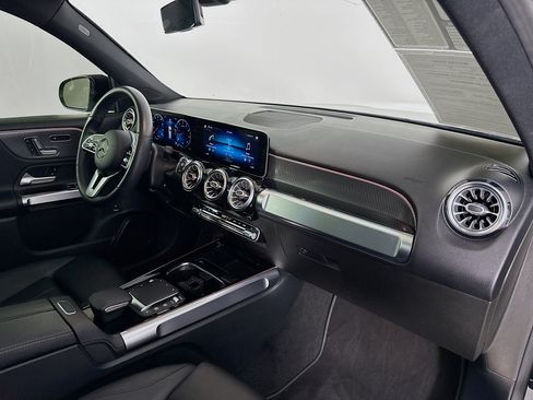Used 2021 Mercedes-Benz GLB 250 image 27
