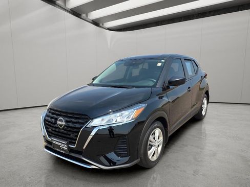 Used 2025 Nissan Kicks Play S w/ Interior Electronics Package FWD image 1