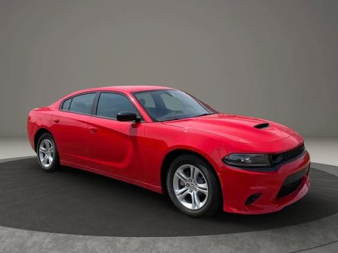 Used 2023 Dodge Charger SXT RWD image 4