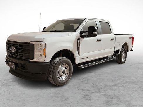 Used 2025 Ford F250 XL AWD/4WD image 5