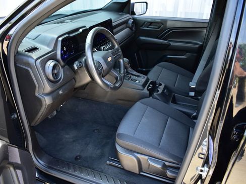 Used 2023 Chevrolet Colorado W/T RWD image 16