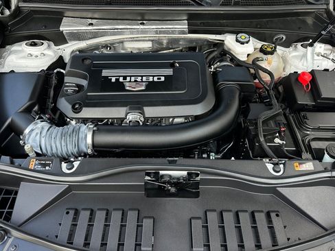 Used 2024 Cadillac XT4 Luxury w/ Cold Weather Package image 24