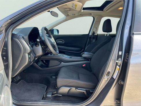 Used 2018 Honda HR-V EX image 9