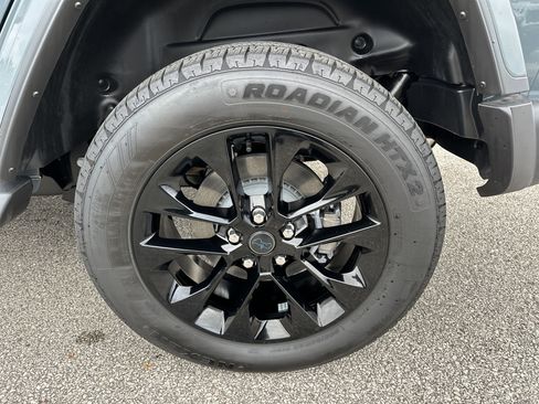 Used 2025 Jeep Wrangler Sahara image 21