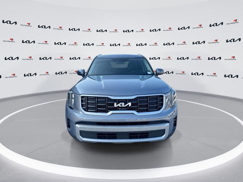 Used 2024 Kia Telluride S w/ S Sunroof Package FWD image 3