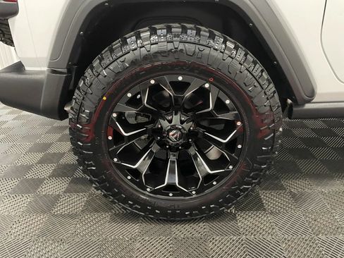 Used 2024 Jeep Wrangler Sport AWD/4WD image 19