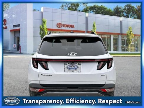 Used 2022 Hyundai Tucson Limited w/ Winter Package image 5