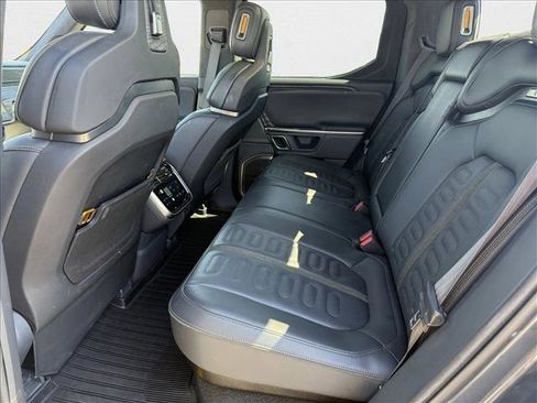 Used 2022 Rivian R1T Launch Edition image 22