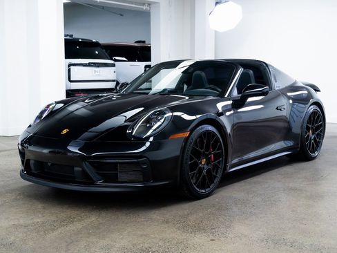Used 2023 Porsche 911 Targa 4 GTS image 3